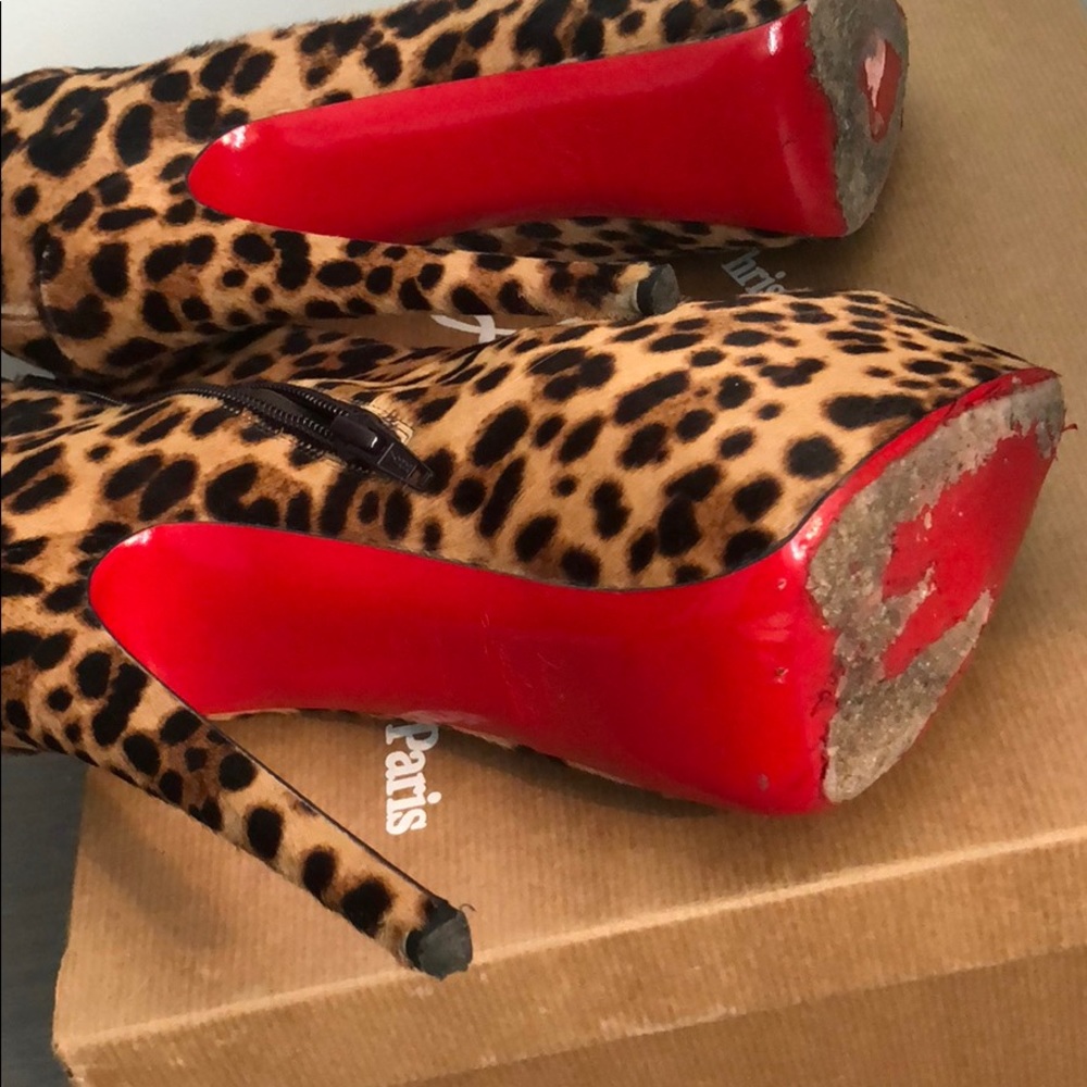 Christian Louboutin Daf Booty sz 38 - Picture 5 of 8
